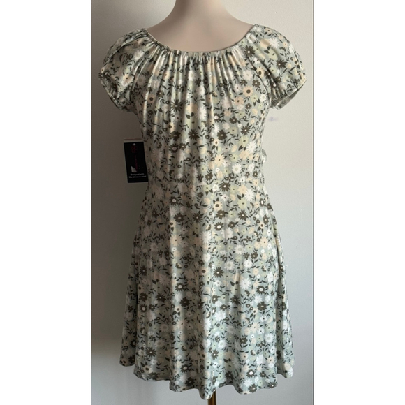 Juniors No Boundaries Mini Dress L Sage Green Floral - Picture 2 of 4
